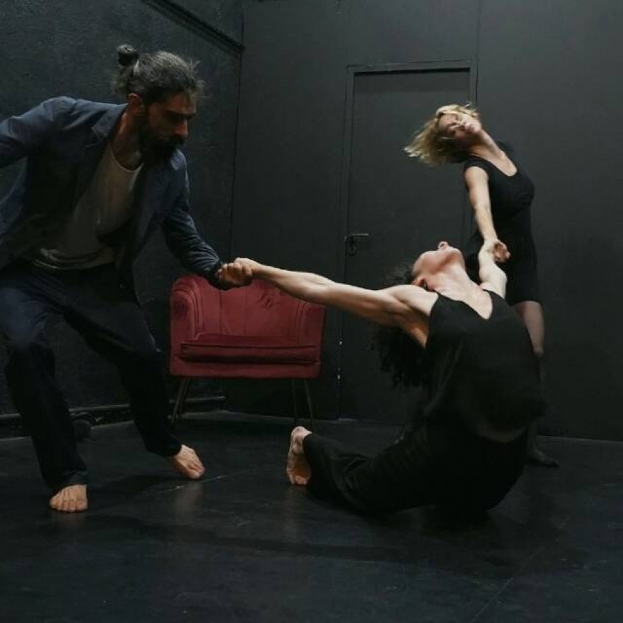 &Epsilon;ί&delta;&alpha;&mu;&epsilon; &tau;&eta;&nu; &pi;&alpha;&rho;ά&sigma;&tau;&alpha;&sigma;&eta; No exit &sigma;&tau;&omicron; &mu;&iota;&kappa;&rho;ό &theta;έ&alpha;&tau;&rho;&omicron; &Kappa;&epsilon;&rho;&alpha;&mu;&epsilon;&iota;&kappa;&omicron;ύ