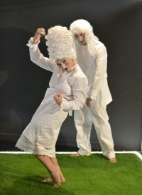 &Alpha;&nu;&delta;&rho;ό&gamma;&upsilon;&nu;&omicron; &sigma;&tau;&omicron; Vault Theatre Plus M&epsilon;&lambda;&epsilon;&nu;ί&kappa;&omicron;&upsilon; 26, (&Gamma;&kappa;ά&zeta;&iota;) &Beta;&omicron;&tau;&alpha;&nu;&iota;&kappa;ό&sigmaf;