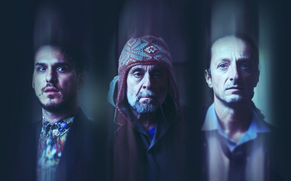 &Chi;ά&rho;&omicron;&lambda;&nu;&tau; &Pi;ί&nu;&tau;&epsilon;&rho; ''&Omicron; &Epsilon;&Pi;&Iota;&Sigma;&Tau;&Alpha;&Tau;&Eta;&Sigma;'' &sigma;&tau;&omicron; &theta;έ&alpha;&tau;&rho;&omicron; &Alpha;&rho;&gamma;ώ