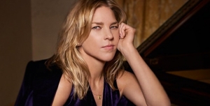 &Pi;&alpha;&rho;&epsilon;&upsilon;&rho;&epsilon;&theta;ή&kappa;&alpha;&mu;&epsilon; &sigma;&tau;&eta;&nu; &sigma;&upsilon;&nu;&alpha;&upsilon;&lambda;ί&alpha; &tau;&eta;&sigmaf; Diana Krall &sigma;&tau;&omicron; &Eta;&rho;ώ&delta;&epsilon;&iota;&omicron;.
