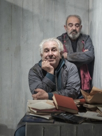 &Epsilon;ί&delta;&alpha;&mu;&epsilon; &Tau;&omicron;&upsilon;&sigmaf; &Alpha;&pi;ό &Kappa;ά&tau;&omega; &tau;&eta;&sigmaf; &Zeta;έ&tau;&eta;&sigmaf; &Phi;ί&tau;&sigma;&iota;&omicron;&upsilon; &sigma;&tau;&omicron; Auditorium Theater