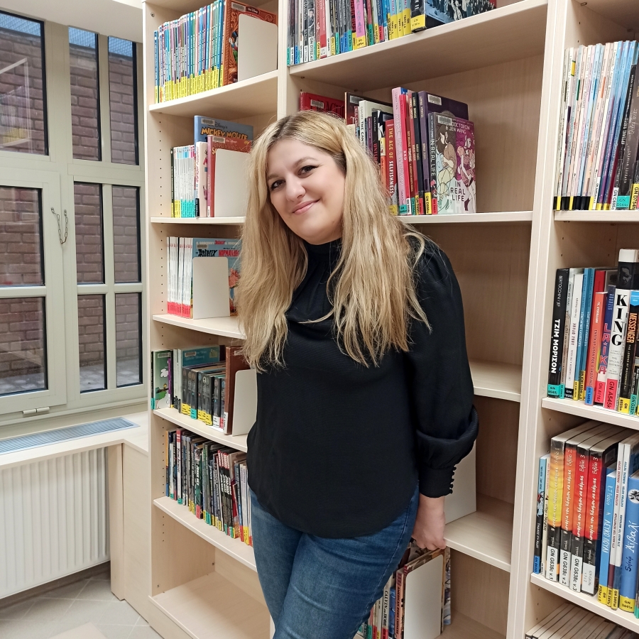 &Alpha;&upsilon;&tau;ή&nu; &tau;&eta;&nu; &Kappa;&upsilon;&rho;&iota;&alpha;&kappa;ή &tau;&omicron; &mu;&upsilon;&theta;&iota;&sigma;&tau;ό&rho;&eta;&mu;&alpha; &tau;&eta;&sigmaf; &chi;&rho;&omicron;&nu;&iota;ά&sigmaf; &tau;&eta;&sigmaf; &Mu;&alpha;&rho;&iota;&lambda;έ&nu;&alpha;&sigmaf; &Pi;&alpha;&pi;&pi;ά &pi;&alpha;&rho;&omicron;&upsilon;&sigma;&iota;ά&zeta;&epsilon;&tau;&alpha;&iota; &sigma;&tau;&eta;&nu; Egalite Pub