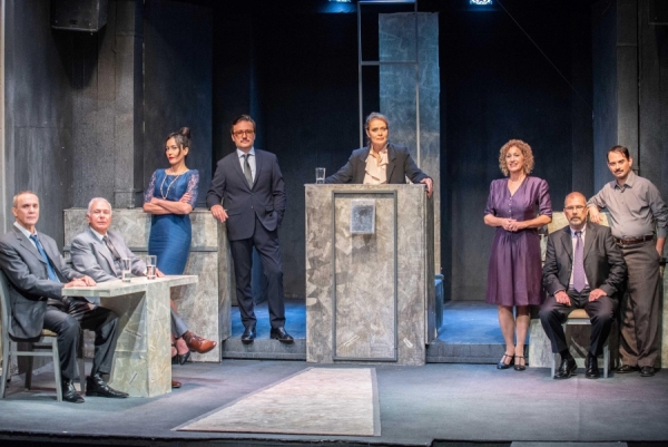 &Sigma;&upsilon;&nu;έ&nu;&tau;&epsilon;&upsilon;&xi;&eta; &tau;&omega;&nu; &eta;&theta;&omicron;&pi;&omicron;&iota;ώ&nu; &tau;&eta;&sigmaf; &pi;&alpha;&rho;ά&sigma;&tau;&alpha;&sigma;&eta;&sigmaf; "&Alpha;&theta;ώ&omicron;&sigmaf; ή έ&nu;&omicron;&chi;&omicron;&sigmaf;" (&theta;έ&alpha;&tau;&rho;&omicron; Eliart) &sigma;&tau;&omicron; &theta;&epsilon;&alpha;&tau;&rho;&omicron;.gr.