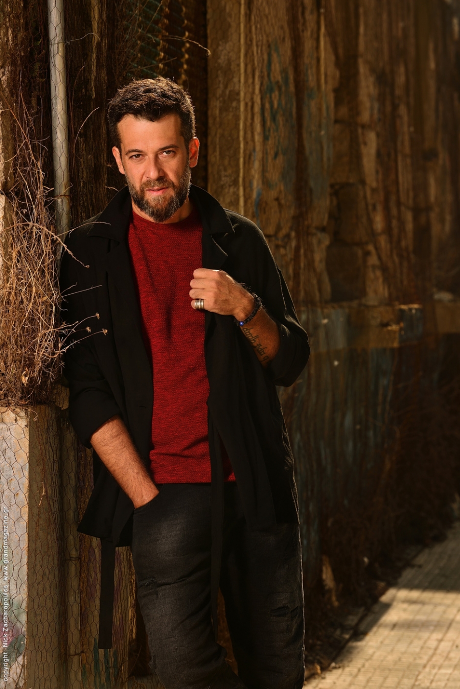 &Sigma;&upsilon;&nu;έ&nu;&tau;&epsilon;&upsilon;&xi;&eta; &mu;&epsilon; &tau;&omicron;&nu; &Gamma;&iota;ώ&rho;&gamma;&eta; &Kappa;&omicron;&nu;&tau;&omicron;&pi;ό&delta;&eta; &mu;&epsilon; &alpha;&phi;&omicron;&rho;&mu;ή &tau;&eta;&nu; &pi;&alpha;&rho;ά&sigma;&tau;&alpha;&sigma;&eta; ''&Kappa;&Omicron;&Iota;&Mu;&Omega;&Mu;&Epsilon;&Nu;&Omicron;&Sigma; &Chi;&Alpha;&Lambda;&Epsilon;&Pi;&Alpha;&Sigma; / &omicron; &Sigma;&Alpha;&Lambda;ό&Sigma; ά&Gamma;&Iota;&Omicron;&Sigma;΄΄  &pi;&omicron;&upsilon; &alpha;&nu;&epsilon;&beta;&alpha;ί&nu;&epsilon;&iota; &sigma;&tau;&omicron; &theta;έ&alpha;&tau;&rho;&omicron; &Kappa;&alpha;&lambda;&lambda;&iota;&rho;ό&eta;&sigmaf;