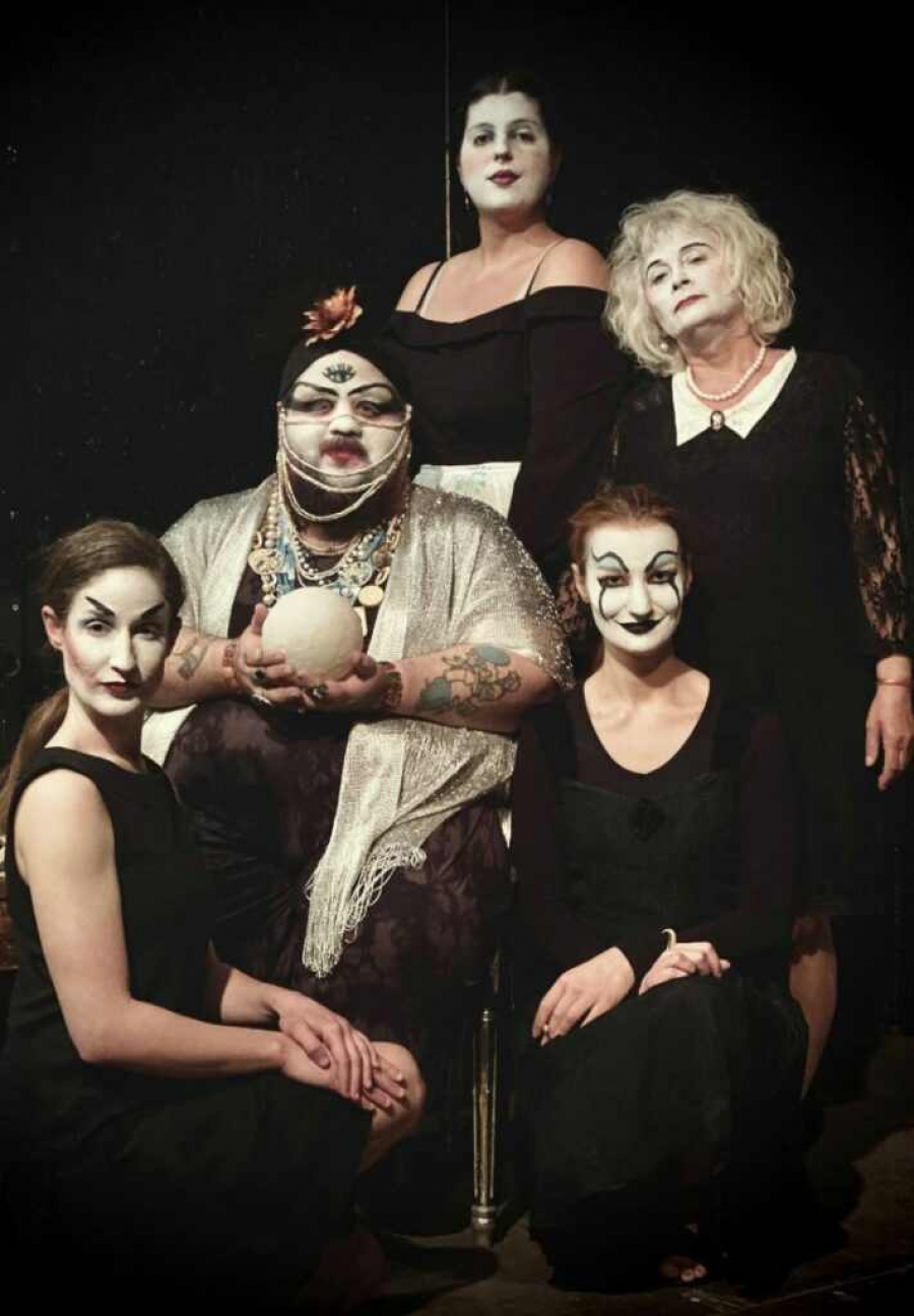 &Epsilon;ί&delta;&alpha;&mu;&epsilon; &tau;&eta;&nu; &pi;&alpha;&rho;ά&sigma;&tau;&alpha;&sigma;&eta; &Lambda;&epsilon;&omicron;&nu;ά&rho;&nu;&tau;&alpha; &sigma;&tau;&omicron; &Theta;έ&alpha;&tau;&rho;&omicron; 2510