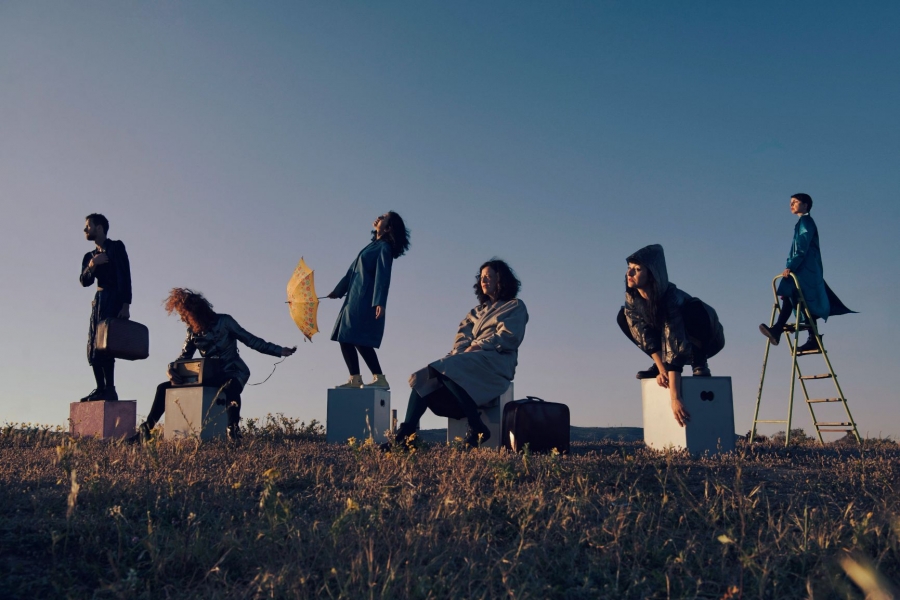 &Epsilon;ί&delta;&alpha;&mu;&epsilon; &tau;&eta;&nu; &pi;&rho;&omega;&tau;ό&tau;&upsilon;&pi;&eta;  &pi;&alpha;&rho;ά&sigma;&tau;&alpha;&sigma;&eta; &laquo;Ώ&rho;&epsilon;&sigmaf; &kappa;&omicron;&iota;&nu;ή&sigmaf; &alpha;&nu;&eta;&sigma;&upsilon;&chi;ί&alpha;&sigmaf;&raquo;  &sigma;&tau;&omicron;  &theta;έ&alpha;&tau;&rho;&omicron; &Kappa;&alpha;&lambda;&lambda;&iota;&rho;ό&eta;&sigmaf;.