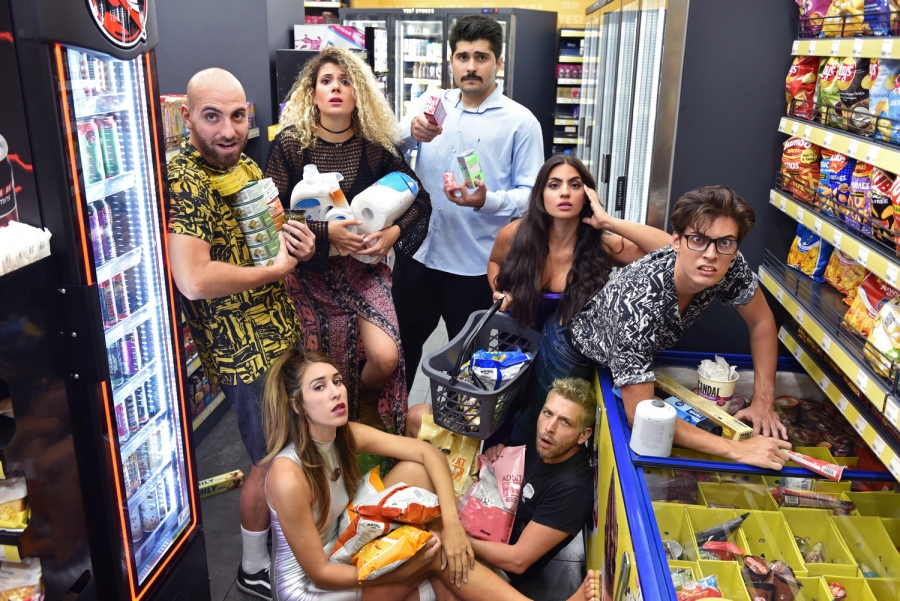 &laquo;Desperados r&rsquo; back&raquo; &Theta;&Epsilon;&Alpha;&Tau;&Rho;&Omicron; NOŪS