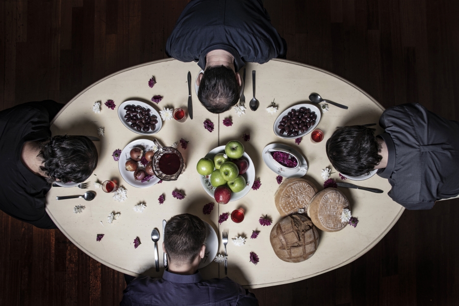 Είδαμε την παράσταση “...καλά, εσύ σκοτώθηκες νωρίς” στο Σύγχρονο Θέατρο