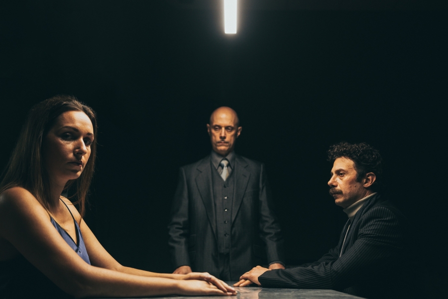 &Epsilon;ί&delta;&alpha;&mu;&epsilon; &tau;&omicron; "&Omicron; &Theta;ά&nu;&alpha;&tau;&omicron;&sigmaf; &kappa;&alpha;&iota; &eta; &Kappa;ό&rho;&eta;" &sigma;&tau;&omicron; &theta;έ&alpha;&tau;&rho;&omicron; 104.