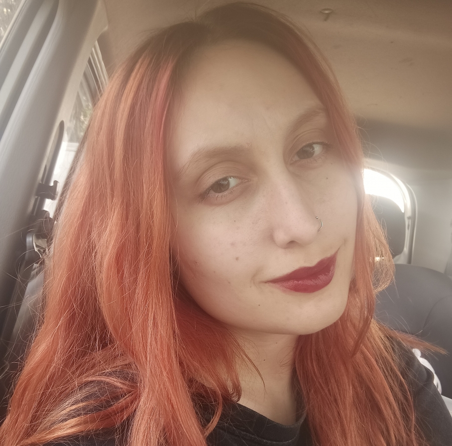 &Sigma;&upsilon;&nu;έ&nu;&tau;&epsilon;&upsilon;&xi;&eta; &tau;&eta;&sigmaf; &eta;&theta;&omicron;&pi;&omicron;&iota;&omicron;ύ &Phi;ώ&sigma;&kappa;&omicron;&lambda;&omicron;&upsilon; &Gamma;&epsilon;&omega;&rho;&gamma;ί&alpha;&sigmaf; &mu;&epsilon;  &alpha;&phi;&omicron;&rho;&mu;ή &tau;&eta;&nu; &pi;&alpha;&rho;ά&sigma;&tau;&alpha;&sigma;&eta; &laquo;&Chi;&iota;&omicron;&nu;ά&tau;&eta; &kappa;&alpha;&iota; &omicron;&iota; &epsilon;&pi;&tau;ά &nu;ά&nu;&omicron;&iota;&raquo;