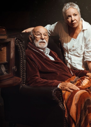&laquo;&Pi;ά&rho;&kappa;&alpha;&rho;&epsilon; &sigma;&tau;&eta;&nu; &alpha;&upsilon;&lambda;ή &tau;&omicron;&upsilon; &Chi;ά&rho;&beta;&alpha;&rho;&nu;&tau;&raquo; -&Pi;&rho;&epsilon;&mu;&iota;έ&rho;&alpha; 6 &Nu;&omicron;&epsilon;&mu;&beta;&rho;ί&omicron;&upsilon; - &Theta;&epsilon;&alpha;&tau;&rho;&iota;&kappa;ή &Sigma;&kappa;&eta;&nu;ή &Alpha;&nu;&tau;ώ&nu;&eta; &Alpha;&nu;&tau;&omega;&nu;ί&omicron;&upsilon;