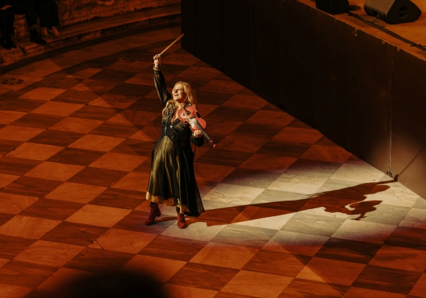 &Epsilon;&Nu;&Alpha; &Mu;&Alpha;&Gamma;&Epsilon;&Upsilon;&Tau;&Iota;&Kappa;&Omicron; &Phi;&Iota;&Nu;&Alpha;&Lambda;&Epsilon; &Sigma;&Tau;&Omicron; &Eta;&Rho;&Omega;&Delta;&Epsilon;&Iota;&Omicron; &Mu;&Epsilon; &Tau;&Eta;&Nu; &Epsilon;&Upsilon;&Alpha;&Nu;&Theta;&Iota;&Alpha; &Rho;&Epsilon;&Mu;&Pi;&Omicron;&Upsilon;&Tau;&Sigma;&Iota;&Kappa;&Alpha;