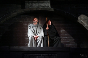 &laquo;&Tau;&omicron; Ό&nu;&omicron;&mu;&alpha; &tau;&omicron;&upsilon; &Rho;ό&delta;&omicron;&upsilon;&raquo;, &tau;&omicron; &mu;&epsilon;&sigma;&alpha;&iota;&omega;&nu;&iota;&kappa;ό &alpha;&sigma;&tau;&upsilon;&nu;&omicron;&mu;&iota;&kappa;ό &theta;&rho;ί&lambda;&epsilon;&rho; &tau;&omicron;&upsilon; &Omicron;&upsilon;&mu;&pi;έ&rho;&tau;&omicron; Έ&kappa;&omicron; &mu;ό&lambda;&iota;&sigmaf; &xi;&epsilon;&kappa;ί&nu;&eta;&sigma;&epsilon;