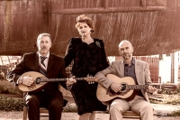 &Mu;&epsilon; &phi;ώ&nu;&alpha;&zeta;&alpha;&nu; &Nu;&tau;&epsilon;&lambda;&iota;&Mu;&alpha;&rho;ί&kappa;&alpha;&raquo; &tau;&eta;&sigmaf; &Mu;&alpha;&rho;ί&alpha; &Mu;&pi;&alpha;&kappa;έ&alpha; _&sigma;&tau;&omicron; &Theta;&Epsilon;&Alpha;&Tau;&Rho;&Omicron; 2510_ &Pi;&rho;&epsilon;&mu;&iota;έ&rho;&alpha; 7/2