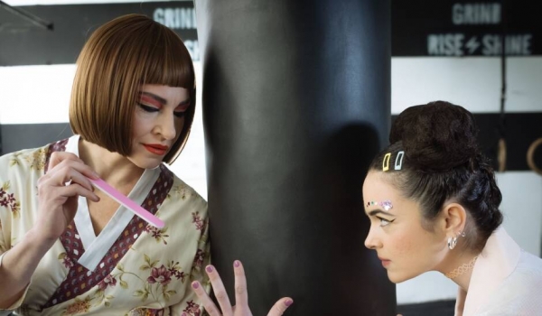 &Epsilon;ί&delta;&alpha;&mu;&epsilon; &tau;&eta;&nu; &pi;&alpha;&rho;ά&sigma;&tau;&alpha;&sigma;&eta; &Nu;&upsilon;&chi;&iota;ά&nu;&gamma;&kappa; &sigma;&tau;&omicron; &theta;έ&alpha;&tau;&rho;&omicron; &Pi;&omicron;&rho;&epsilon;ί&alpha;