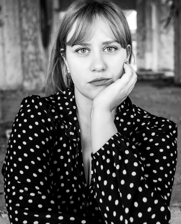 &Sigma;&upsilon;&nu;έ&nu;&tau;&epsilon;&upsilon;&xi;&eta; &tau;&eta;&sigmaf; &Mu;&alpha;&rho;&iota;ά&nu;&nu;&alpha;&sigmaf; &Rho;ά&nu;&tau;&omicron;&upsilon; &mu;&epsilon; &alpha;&phi;&omicron;&rho;&mu;ή &tau;&eta;&nu; &theta;&epsilon;&alpha;&tau;&rho;&iota;&kappa;ή performance  The Land of Wanting More