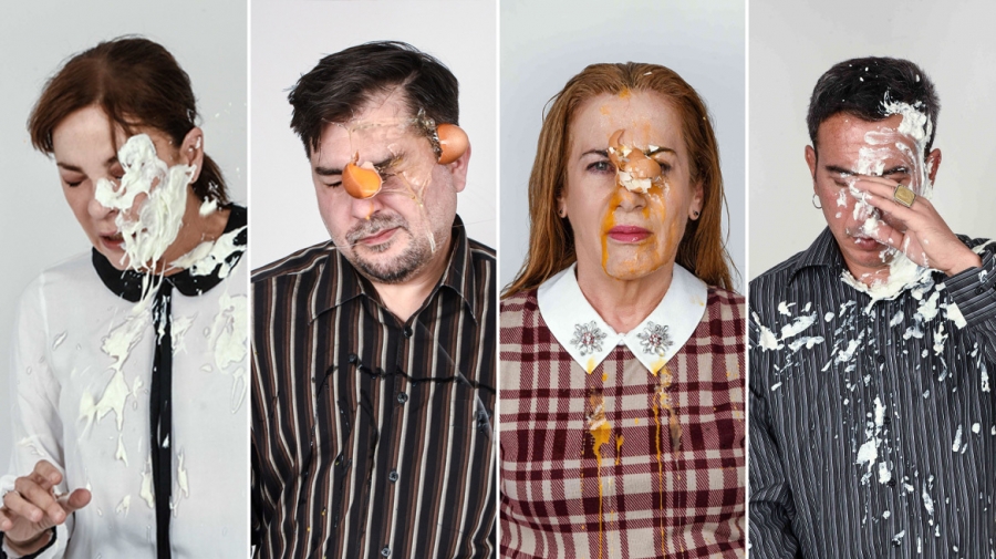 &Epsilon;ί&delta;&alpha;&mu;&epsilon; &tau;&eta;&nu; &pi;&alpha;&rho;ά&sigma;&tau;&alpha;&sigma;&eta; &laquo;Democracy&raquo; &sigma;&tau;&omicron; &Theta;έ&alpha;&tau;&rho;&omicron; &Sigma;&tau;&alpha;&theta;&mu;ό&sigmaf;