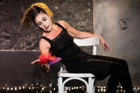 &Epsilon;ί&delta;&alpha;&mu;&epsilon; &tau;&eta;&nu; &Alpha;&kappa;ά&lambda;&upsilon;&pi;&tau;&eta; &sigma;&tau;&omicron;&nu; &alpha;&kappa;ά&lambda;&upsilon;&pi;&tau;&omicron;, &sigma;&tau;&omicron; &theta;έ&alpha;&tau;&rho;&omicron; &Alpha;&lambda;&kappa;&mu;ή&nu;&eta; &sigma;&epsilon; &kappa;&epsilon;ί&mu;&epsilon;&nu;&omicron; &tau;&eta;&sigmaf; &Rho;&omicron;ύ&lambda;&alpha;&sigmaf; &Kappa;&alpha;&rho;&alpha;&kappa;&alpha;&tau;&sigma;ά&nu;&eta; &kappa;&alpha;&iota; &sigma;&epsilon; &sigma;&kappa;&eta;&nu;&omicron;&theta;&epsilon;&sigma;ί&alpha; &Mu;&alpha;&nu;ώ&lambda;&eta; Ί&omega;&nu;&alpha;.