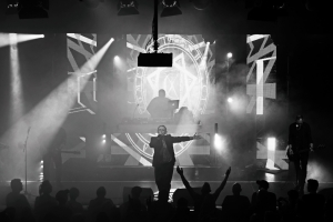 &Eta; &theta;&rho;&upsilon;&lambda;&iota;&kappa;ή &mu;&pi;ά&nu;&tau;&alpha; The Cassandra Complex, &pi;&rho;&omega;&tau;&omicron;&pi;ό&rho;&omicron;&sigmaf; &tau;&eta;&sigmaf; darkwave &kappa;&alpha;&iota; industrial rock &sigma;&kappa;&eta;&nu;ή&sigmaf;, &gamma;&iota;&alpha; &mu;ί&alpha; &epsilon;&kappa;&rho;&eta;&kappa;&tau;&iota;&kappa;ή &sigma;&upsilon;&nu;&alpha;&upsilon;&lambda;ί&alpha; &sigma;&tau;&eta;&nu; &Alpha;&theta;ή&nu;&alpha; &Iota; &Kappa;&upsilon;&rho;&iota;&alpha;&kappa;ή 23 &Mu;&alpha;&rho;&tau;ί&omicron;&upsilon; 2025, AUX Club