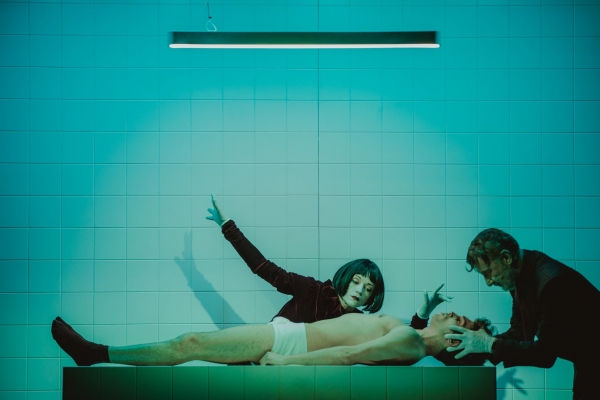 &Epsilon;ί&delta;&alpha;&mu;&epsilon; &tau;&eta;&nu; &pi;&alpha;&rho;ά&sigma;&tau;&alpha;&sigma;&eta; "Labor" &sigma;&tau;&omicron; &theta;έ&alpha;&tau;&rho;&omicron; &Pi;&omicron;&rho;&epsilon;ί&alpha;