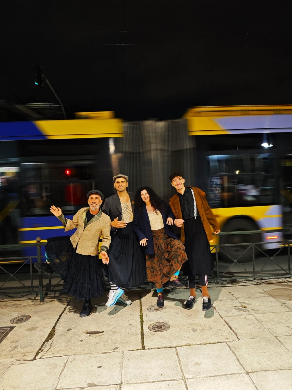 "&Sigma;&upsilon;&gamma;&gamma;&nu;ώ&mu;&eta; &Kappa;ύ&rho;&iota;&epsilon; &Mu;&pi;έ&kappa;&epsilon;&tau;" || &Tau;&omicron; &theta;&epsilon;&alpha;&tau;&rho;&iota;&kappa;ό έ&rho;&gamma;&omicron; &tau;&eta;&sigmaf; &Sigma;&omicron;&phi;ί&alpha;&sigmaf; &Phi;&iota;&lambda;&iota;&pi;&pi;ί&delta;&omicron;&upsilon; &epsilon;&pi;&iota;&sigma;&tau;&rho;έ&phi;&epsilon;&iota; &sigma;&tau;&omicron; "&Mu;&alpha;&gamma;&alpha;&zeta;ά&kappa;&iota; &tau;&eta;&sigmaf; &Tau;3&chi;&nu;&eta;&sigmaf;" || &Alpha;&pi;ό 23 &Nu;&omicron;&epsilon;&mu;&beta;&rho;ί&omicron;&upsilon;