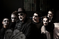 Free Freaks &Tau;&omicron; &Phi;&rho;&iota;&kappa;&iota;ό &mu;έ&sigma;&alpha; &sigma;&omicron;&upsilon; &sigma;&tau;&omicron; &theta;έ&alpha;&tau;&rho;&omicron; &Beta;&alpha;&phi;&epsilon;ί&omicron;.