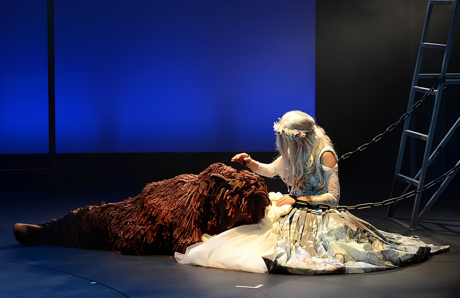 "&Tau;&Omicron; &Delta;&Omega;&Rho;&Omicron; &Tau;&Eta;&Sigma; &Pi;&Alpha;&Pi;&Lambda;&Omega;&Mu;&Alpha;&Tau;&Omicron;&Upsilon;&Sigma;" &Sigma;&Tau;&Omicron; &Theta;&Epsilon;&Alpha;&Tau;&Rho;&Omicron; &Beta;&Alpha;&Sigma;&Iota;&Lambda;&Alpha;&Kappa;&Omicron;&Upsilon; -&Mu;&Alpha;&Rho;&Iota;&Alpha;&Nu;&Nu;&Alpha; &Tau;&Omicron;&Lambda;&Eta; &Alpha;&Pi;&Omicron; &Tau;&Iota;&Sigma; 5 &Omicron;&Kappa;&Tau;&Omega;&Beta;&Rho;&Iota;&Omicron;&Upsilon;