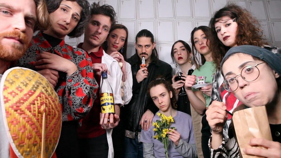 &Epsilon;ί&delta;&alpha;&mu;&epsilon; &tau;&eta;&nu; &pi;&alpha;&rho;ά&sigma;&tau;&alpha;&sigma;&eta; &ldquo;&Gamma;&iota;&alpha;&gamma;&iota;ά,&mu;&iota;&alpha; &mu;έ&rho;&alpha; ό&lambda;&alpha; &theta;&alpha; &pi;&epsilon;&theta;ά&nu;&omicron;&upsilon;&nu;&rdquo; &sigma;&tau;&omicron;&nu; &pi;&omicron;&lambda;&upsilon;&chi;ώ&rho;&omicron; &Pi;&lambda;ύ&phi;&alpha;