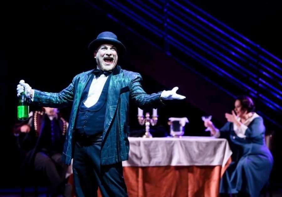 &Epsilon;ί&delta;&alpha;&mu;&epsilon; &tau;&omicron; &Tau;&rho;ί&tau;&omicron; &Sigma;&tau;&epsilon;&phi;ά&nu;&iota; &sigma;&tau;&omicron; &theta;έ&alpha;&tau;&rho;&omicron; &Tau;έ&chi;&nu;&eta;&sigmaf; &sigma;&tau;&eta;&nu; &Phi;&rho;&upsilon;&nu;ί&chi;&omicron;&upsilon;