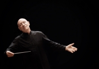 &Omicron; &theta;&rho;&upsilon;&lambda;&iota;&kappa;ό&sigmaf; &mu;&alpha;έ&sigma;&tau;&rho;&omicron;&sigmaf; Christoph Eschenbach &delta;&iota;&epsilon;&upsilon;&theta;ύ&nu;&epsilon;&iota; &gamma;&iota;&alpha; &pi;&rho;ώ&tau;&eta; &phi;&omicron;&rho;ά &tau;&eta;&nu; Underground Youth Orchestra | &Pi;&alpha;&rho;&alpha;&sigma;&kappa;&epsilon;&upsilon;ή 29 &Iota;&omicron;&upsilon;&lambda;ί&omicron;&upsilon; &sigma;&tau;&omicron; &Mu;έ&gamma;&alpha;&rho;&omicron; &Chi;&omicron;&rho;&omicron;ύ &Kappa;&alpha;&lambda;&alpha;&mu;ά&tau;&alpha;&sigmaf;
