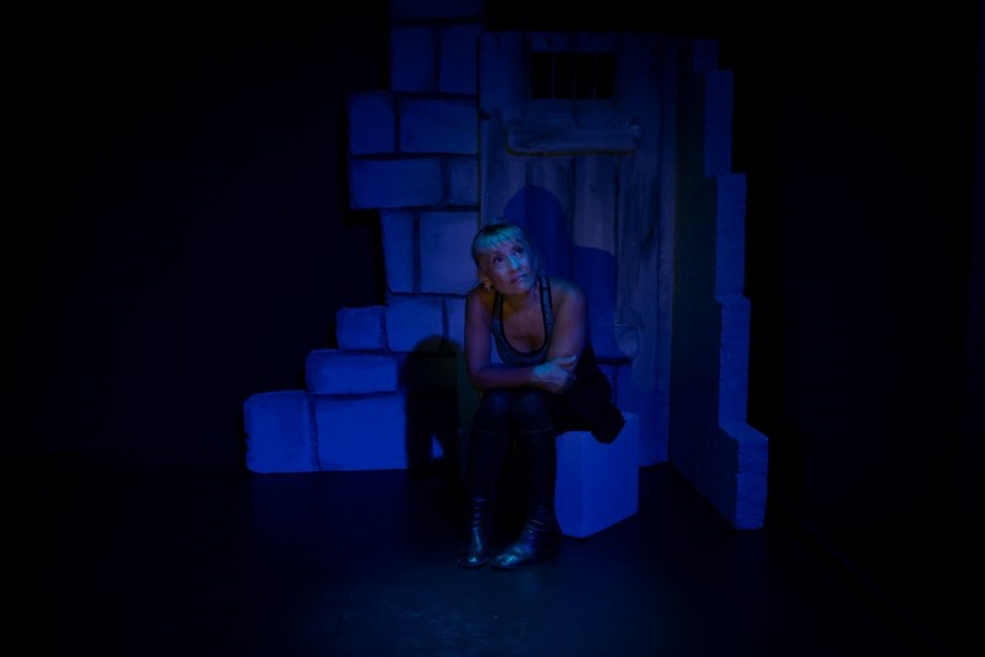 &Epsilon;ί&delta;&alpha;&mu;&epsilon; &tau;&eta;&nu; &pi;&alpha;&rho;ά&sigma;&tau;&alpha;&sigma;&eta; ''&Kappa;ό&kappa;&kappa;&iota;&nu;&omicron;&sigmaf; &Iota;&pi;&pi;&omicron;&pi;ό&tau;&alpha;&mu;&omicron;&sigmaf;'' &sigma;&tau;&omicron; &theta;έ&alpha;&tau;&rho;&omicron; &Epsilon;&Nu;-&Alpha;