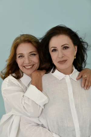 &Chi;ά&rho;&iota;&sigmaf; &Alpha;&lambda;&epsilon;&xi;ί&omicron;&upsilon;, Ό&lambda;&iota;&alpha; &Lambda;&alpha;&zeta;&alpha;&rho;ί&delta;&omicron;&upsilon;