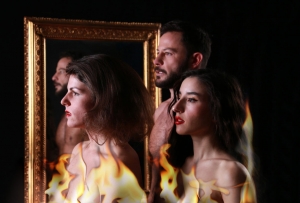 &laquo;&Tau;&omicron; &Mu;&pi;&omicron;&rho;&nu;&tau;έ&lambda;&omicron; &Tau;&eta;&sigmaf; &Mu;&alpha;&nu;&tau;ά&mu; &Rho;ό&zeta;&alpha;&sigmaf;&raquo; -&beta;&alpha;&sigma;&iota;&sigma;&mu;έ&nu;&omicron; &sigma;&epsilon; &beta;&iota;&beta;&lambda;ί&omicron; &tau;&eta;&sigmaf; &Sigma;&pi;&epsilon;&rho;ά&nu;&tau;&zeta;&alpha;&sigmaf; &Beta;&rho;&alpha;&nu;ά- &gamma;&iota;&alpha; &pi;&rho;ώ&tau;&eta; &phi;&omicron;&rho;ά &sigma;&tau;&eta;&nu; &Epsilon;&lambda;&lambda;ά&delta;&alpha;