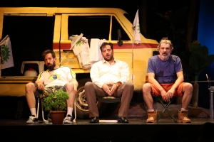 &Delta;&Epsilon;&Lambda;&Tau;&Iota;&Omicron; &Tau;&Upsilon;&Pi;&Omicron;&Upsilon;  &laquo;&Alpha;&sigmaf; &Pi;&epsilon;&rho;&iota;&mu;έ&nu;&omicron;&upsilon;&nu; &omicron;&iota; &Gamma;&upsilon;&nu;&alpha;ί&kappa;&epsilon;&sigmaf;&raquo;  &Mu;&iota;&alpha; &kappa;&omega;&mu;&omega;&delta;ί&alpha; &beta;&alpha;&sigma;&iota;&sigma;&mu;έ&nu;&eta; &sigma;&tau;&eta;&nu; &tau;&alpha;&iota;&nu;ί&alpha; &tau;&omicron;&upsilon; &Sigma;&tau;&alpha;ύ&rho;&omicron;&upsilon; &Tau;&sigma;&iota;ώ&lambda;&eta;  &sigma;&tau;&omicron; &Theta;έ&alpha;&tau;&rho;&omicron; &Psi;&upsilon;&rho;&rho;ή