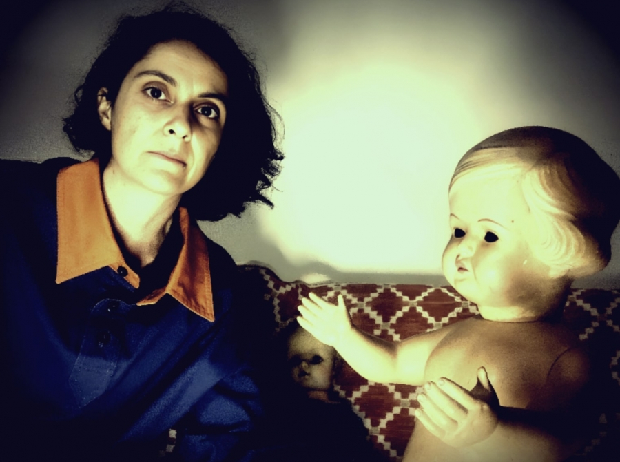 Συνέντευξη με την σκηνοθέτιδα Ειρήνη Δερμιτζάκη, με αφορμή την παράσταση “Ruby Moon” που ανεβάινει στο  Θέατρο ΑΓΓΕΛΩΝ ΒΗΜΑ