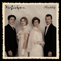 &Delta;&epsilon;&lambda;&tau;ί&omicron; &tau;ύ&pi;&omicron;&upsilon;: &laquo;&Alpha;&lambda;&epsilon;&xi;ά&nu;&delta;&rho;&epsilon;&iota;&alpha;&raquo; - &Eta; &mu;&epsilon;&gamma;&alpha;&lambda;&epsilon;&iota;ώ&delta;&eta;&sigmaf; &theta;&epsilon;&alpha;&tau;&rho;&iota;&kappa;ή &pi;&alpha;&rho;&alpha;&gamma;&omega;&gamma;ή έ&rho;&chi;&epsilon;&tau;&alpha;&iota; 14 &Nu;&omicron;&epsilon;&mu;&beta;&rho;ί&omicron;&upsilon; &sigma;&tau;&omicron; &theta;έ&alpha;&tau;&rho;&omicron; &Pi;&alpha;&lambda;&lambda;ά&sigmaf;