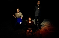 &Sigma;&upsilon;&nu;έ&nu;&tau;&epsilon;&upsilon;&xi;&eta; &tau;&omega;&nu; &Alpha;&nu;&delta;&rho;έ&alpha; &Zeta;&alpha;&phi;&epsilon;ί&rho;&eta;, &Chi;&alpha;&rho;ά &Nu;&iota;&kappa;&omicron;&lambda;ά&omicron;&upsilon;, Έ&lambda;&epsilon;&nu;&alpha;&sigmaf; &Alpha;ϊ&beta;&alpha;&lambda;&iota;ώ&tau;&omicron;&upsilon; &kappa;&alpha;&iota; &Chi;ά&rho;&eta; &Gamma;&epsilon;&omega;&rho;&gamma;&iota;ά&delta;&eta; &sigma;&tau;&omicron; &theta;&epsilon;&alpha;&tau;&rho;&omicron;.gr, &mu;&epsilon; &alpha;&phi;&omicron;&rho;&mu;ή &tau;&eta;&nu; &epsilon;&pi;&alpha;&nu;έ&nu;&alpha;&rho;&xi;&eta; &tau;&eta;&sigmaf; &pi;&alpha;&rho;ά&sigma;&tau;&alpha;&sigma;&eta;&sigmaf; "&Kappa;&alpha;&tau;&epsilon;&rho;ί&nu;&alpha; &Gamma;ώ&gamma;&omicron;&upsilon;: &tau;&omicron; &Gamma;&alpha;&mu;ώ&tau;&omicron; &pi;&omicron;&upsilon; &Delta;&epsilon;&nu; Έ&zeta;&eta;&sigma;&alpha;"- &sigma;&tau;&omicron; &theta;έ&alpha;&tau;&rho;&omicron; 2510.