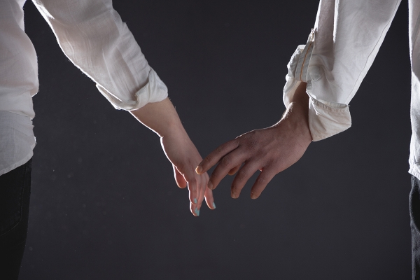 OFF-OFF ATHENS no 12 &Sigma;&Epsilon; &Nu;&Epsilon;&Alpha; &Tau;&Rho;&Omicron;&Chi;&Iota;&Alpha; &sigma;&tau;&omicron; &theta;έ&alpha;&tau;&rho;&omicron; &Epsilon;&pi;ί &Kappa;&omicron;&lambda;&omega;&nu;ώ