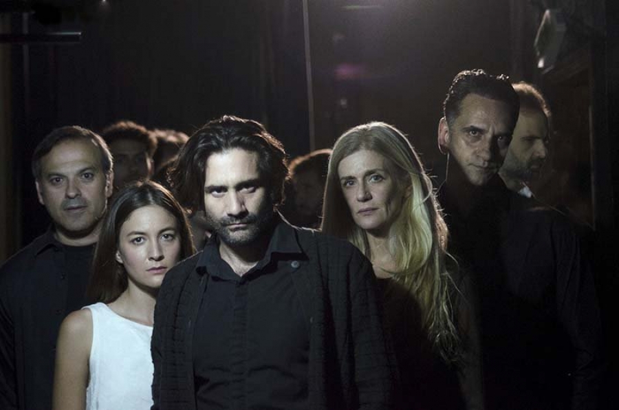 &Epsilon;ί&delta;&alpha;&mu;&epsilon; &tau;&eta;&nu; &pi;&alpha;&rho;ά&sigma;&tau;&alpha;&sigma;&eta; " Ά&mu;&lambda;&epsilon;&tau;" &sigma;&tau;&omicron;  &Alpha;&mu;&phi;&iota;&theta;έ&alpha;&tau;&rho;&omicron; &kappa;&alpha;&iota; &sigma;&chi;&omicron;&lambda;&iota;ά&zeta;&omicron;&upsilon;&mu;&epsilon; .