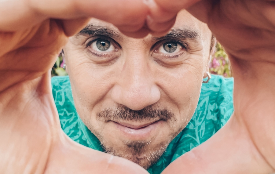 &Phi;&iota;&lambda;&iota;ά, Ό&sigma;&kappa;&alpha;&rho;&hellip; &sigma;&tau;&omicron; &Theta;έ&alpha;&tau;&rho;&omicron; &Alpha;&theta;&eta;&nu;ώ&nu;