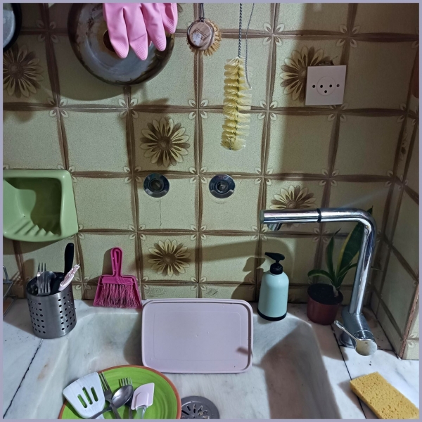 Everything but the kitchen sink *-DRAMA