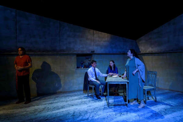 &Tau;&omicron; &Gamma;ά&lambda;&alpha; &tau;&omicron;&upsilon; &Beta;&alpha;&sigma;ί&lambda;&eta; &Kappa;&alpha;&tau;&sigma;&iota;&kappa;&omicron;&nu;&omicron;ύ&rho;&eta;