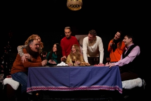 Είδαμε την παράσταση Οι υπάκουοι ή reunion της Άννας Ετιαρίδου από την ομάδα Πλάνη σε σκηνοθεσία Κώστα Δελακούρα στο θέατρο Βαφείο-Λάκης Καραλής.