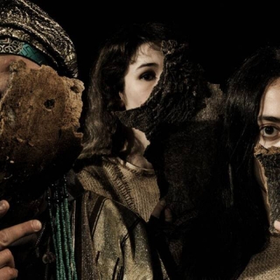 &Epsilon;ί&delta;&alpha;&mu;&epsilon; &tau;&omicron; AXIS MUNDI-T&omicron; &tau;&epsilon;&lambda;&epsilon;&upsilon;&tau;&alpha;ί&omicron; &delta;έ&nu;&tau;&rho;&omicron; &sigma;&tau;&omicron; &theta;έ&alpha;&tau;&rho;&omicron; Bios.